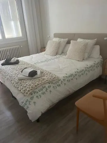 דירה L De Cathy קאור